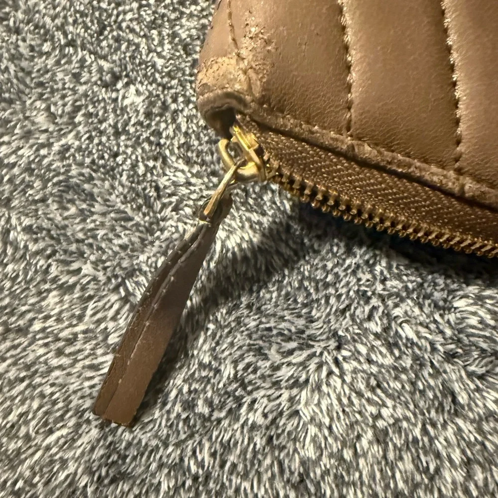 Tory Burch Tan Quilted Wallet - Picture 8 of 8